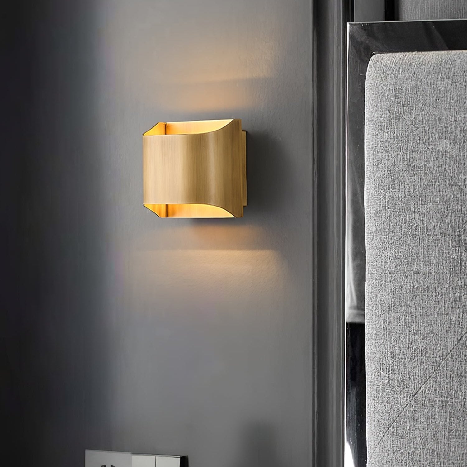 Curved Brass Sconce