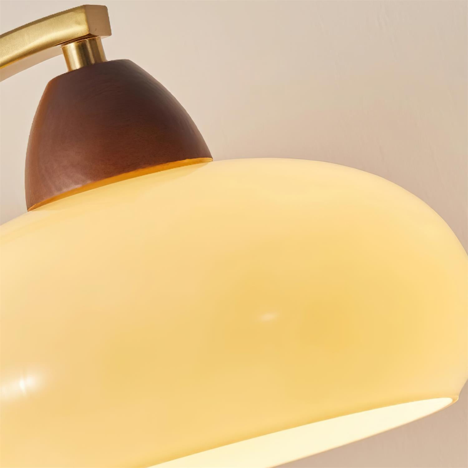 Vintage Scallop Table Lamp