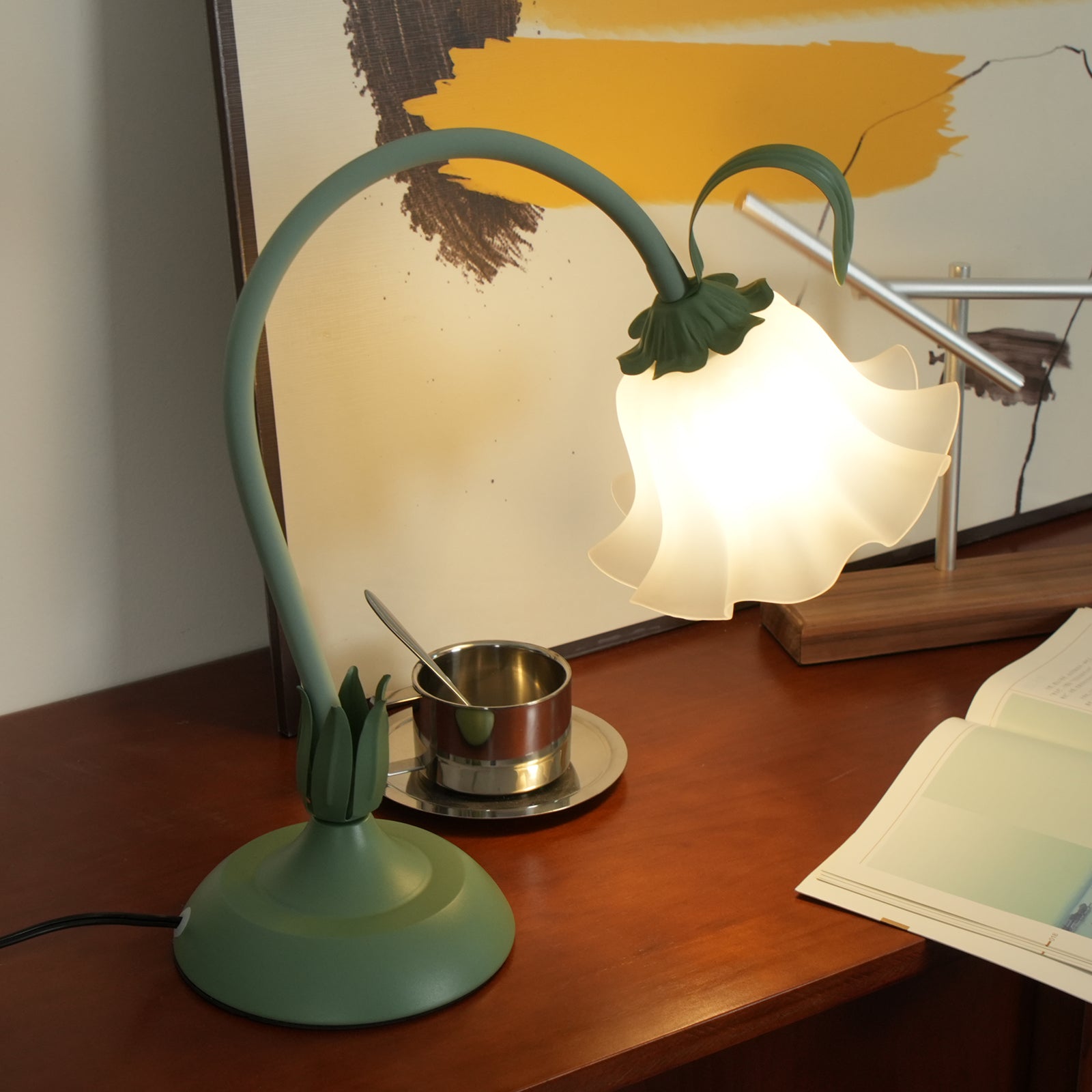 Lily Bloom Lamp