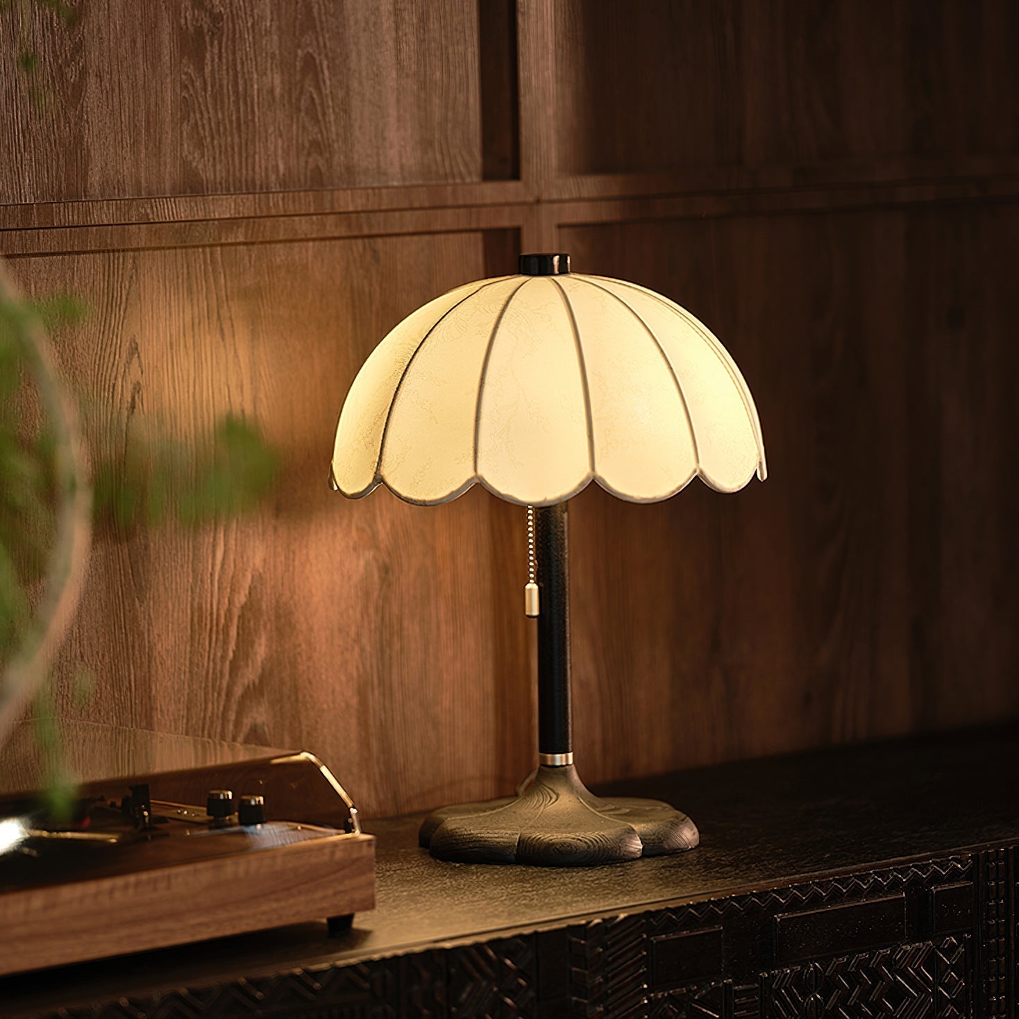 Petal Scallop Lamp