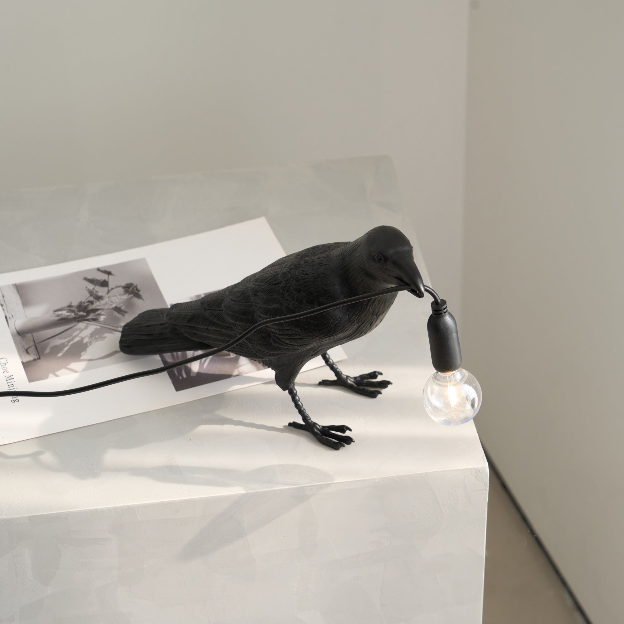Raven Sculpture Lamp