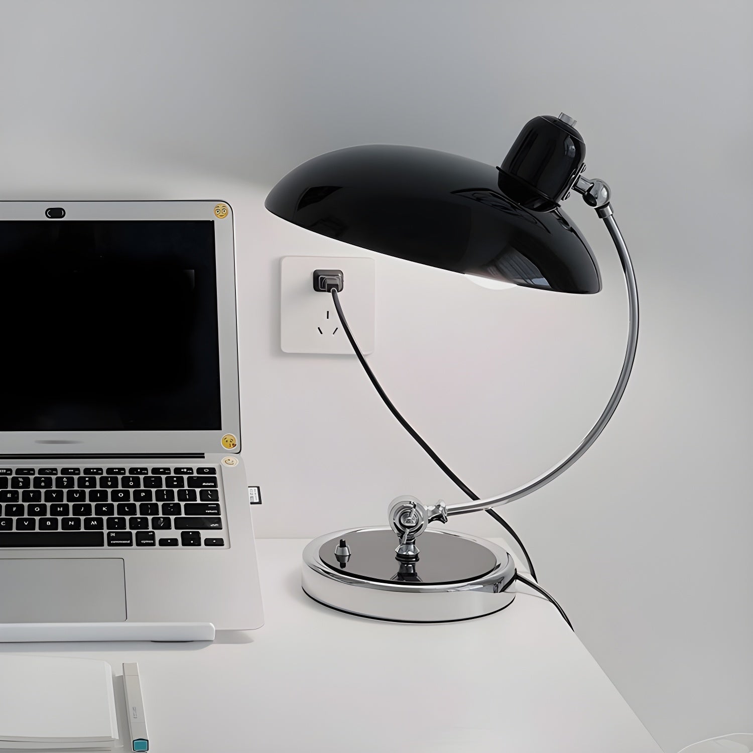 Curved Glow Desk Lamp