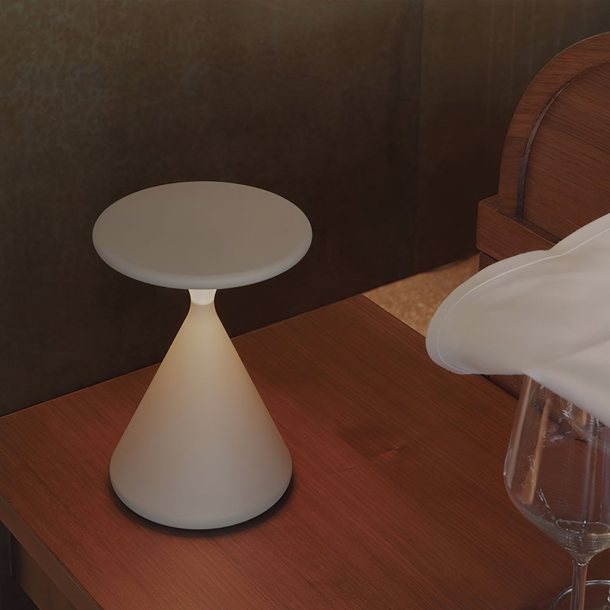 Aura Cordless Lamp
