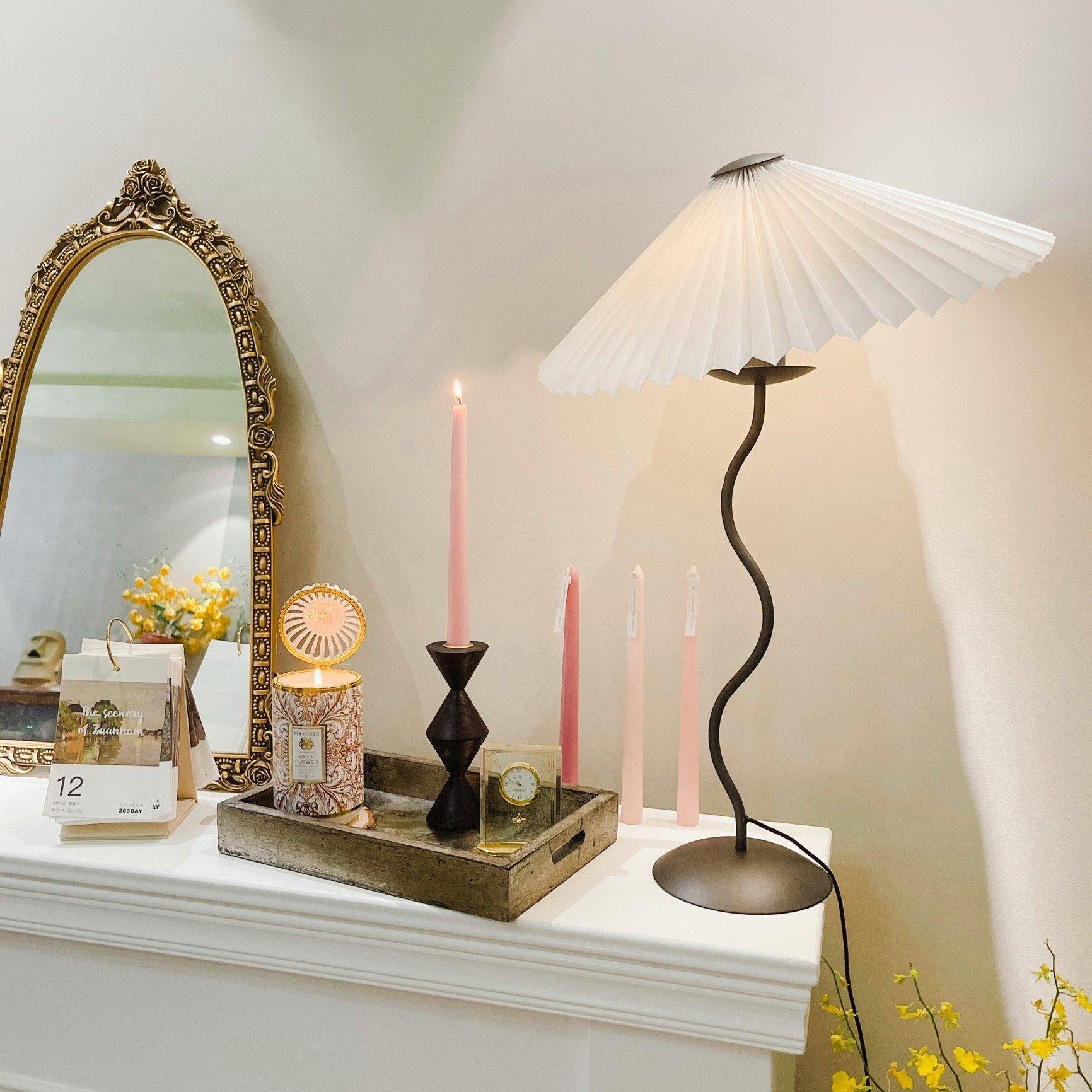Pleated Wave Lamp