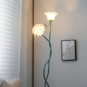 Elegant Calla Lily Inspired Floor Lamp with Sculptural Design