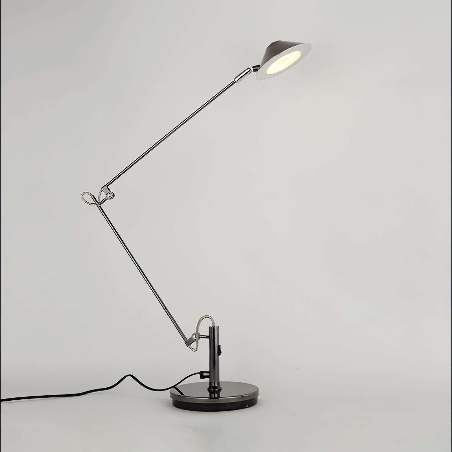 Articulate Task Lamp