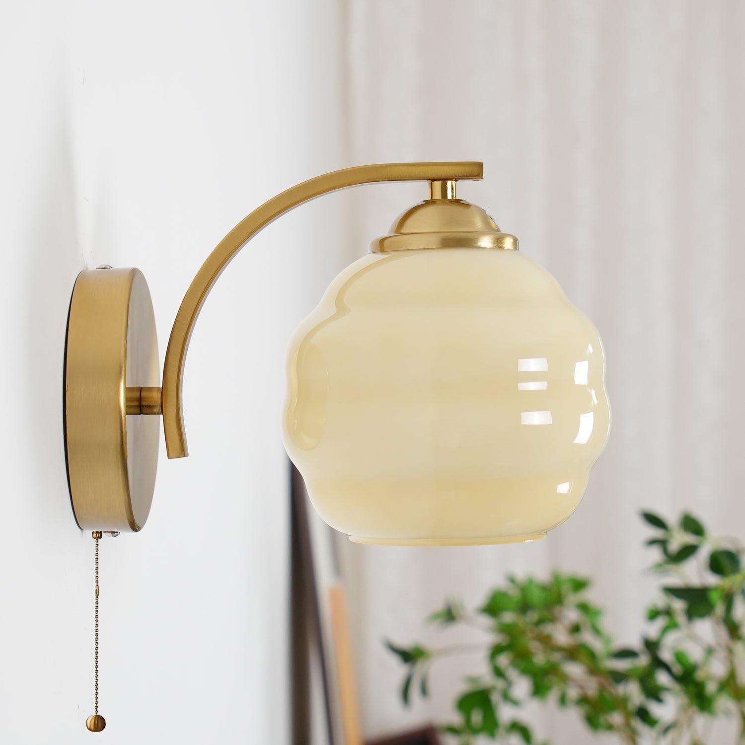 Scalloped Glass Wall Sconce