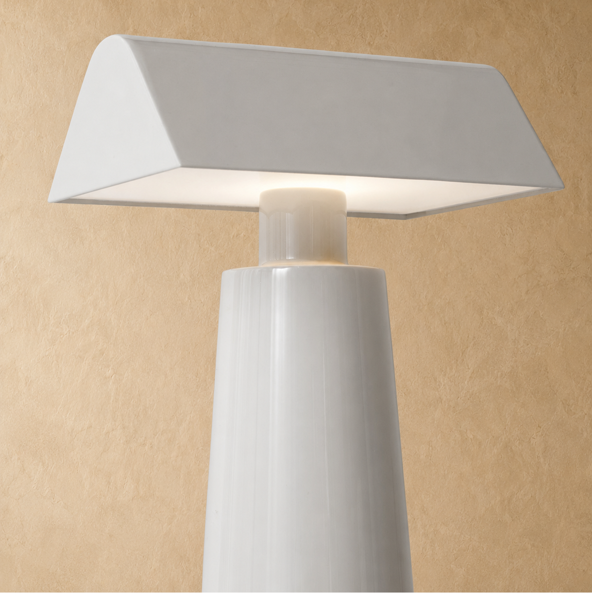 Cordless Banker Lamp