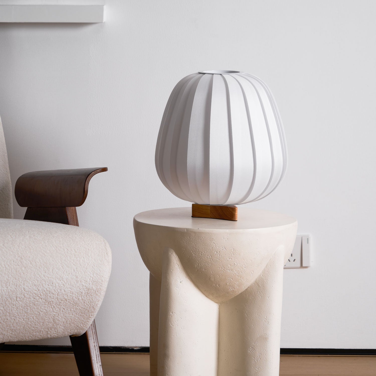 Ribbed Glow Table Lamp