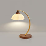 Vintage Scallop Table Lamp