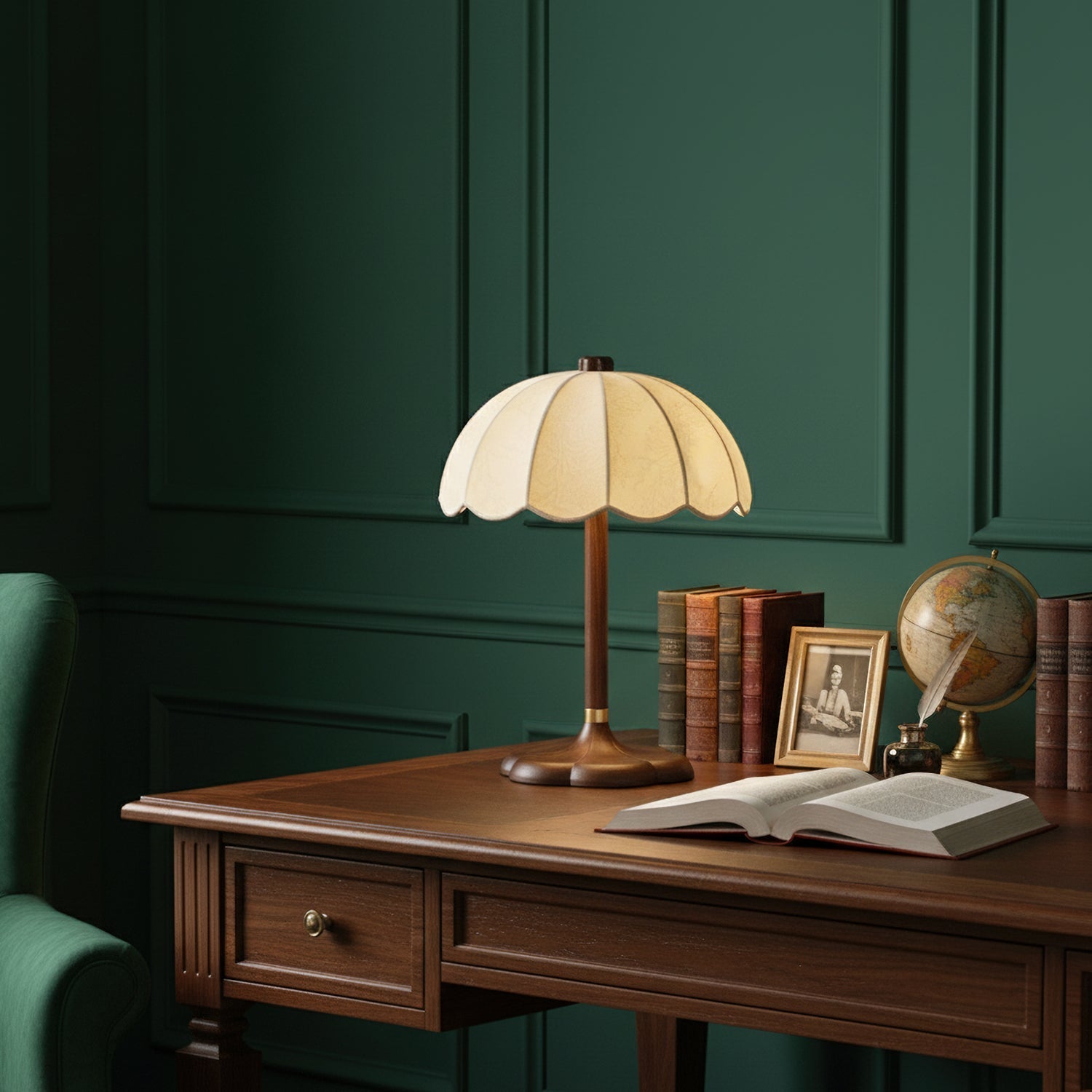 Petal Scallop Lamp