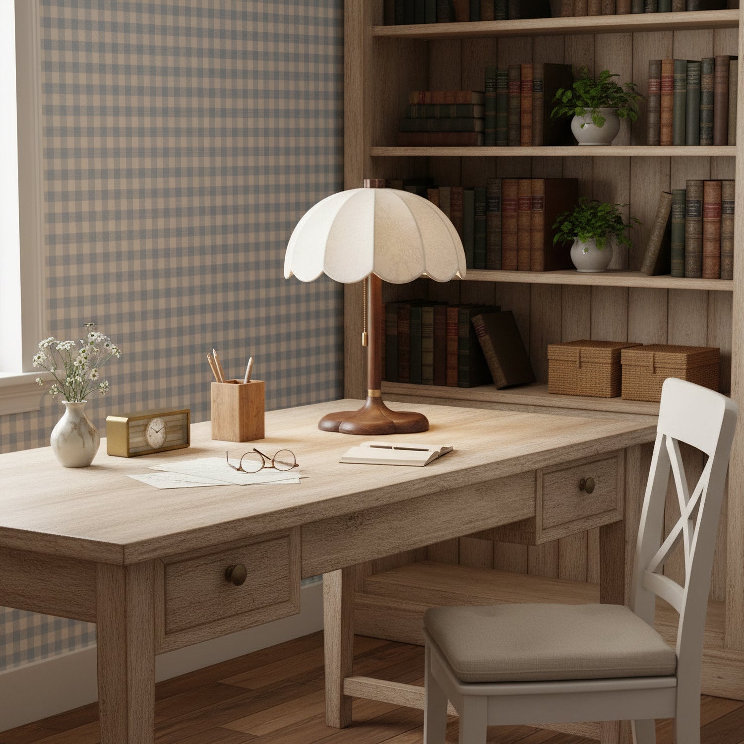 Petal Scallop Lamp