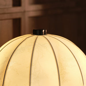 Petal Scallop Lamp