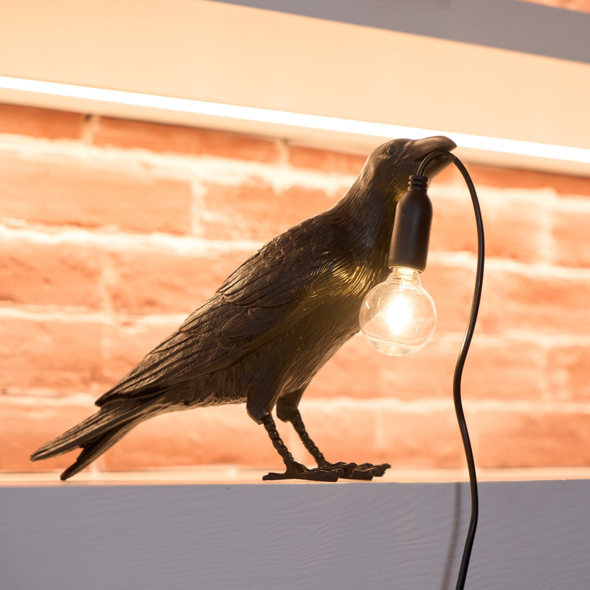 Raven Sculpture Lamp