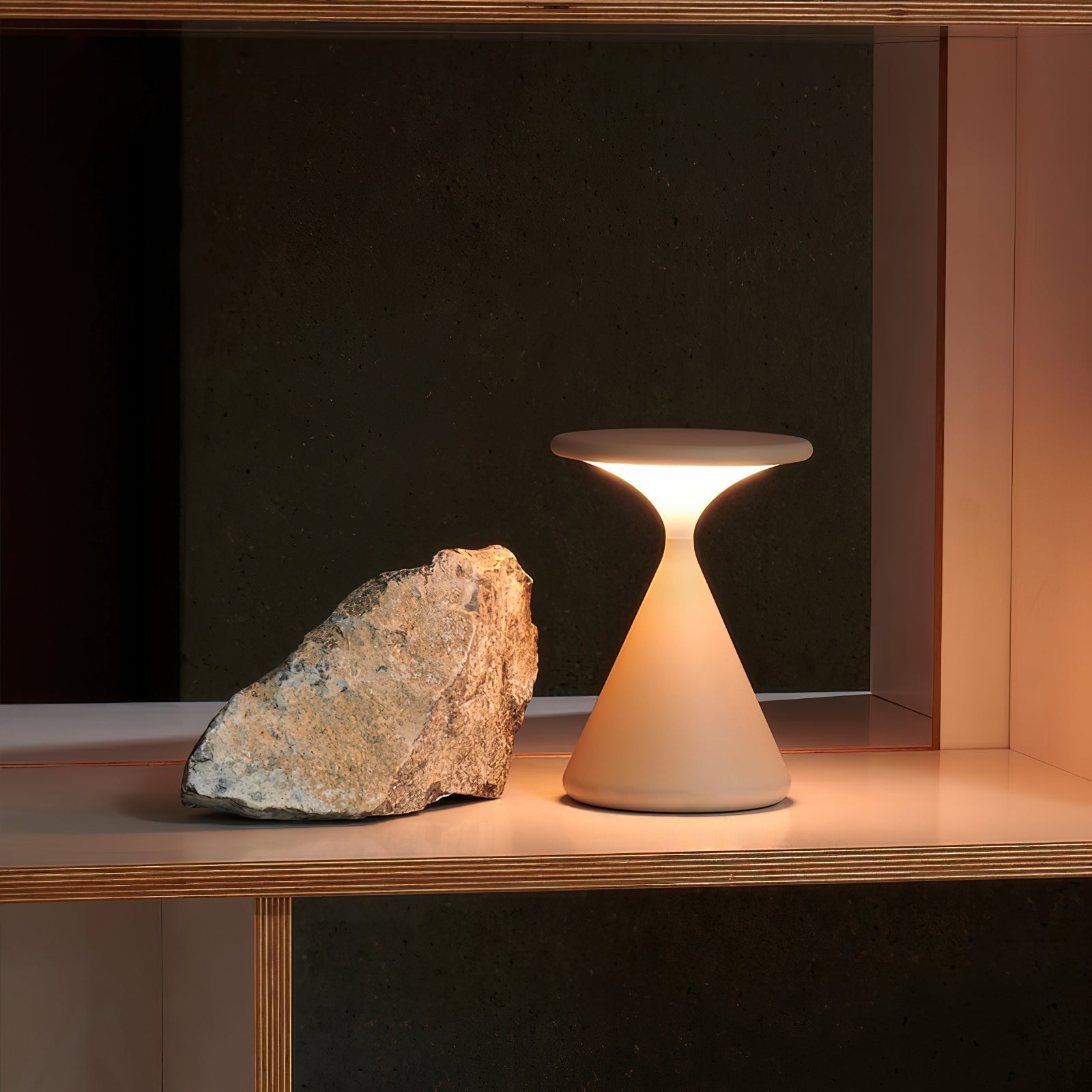 Aura Cordless Lamp
