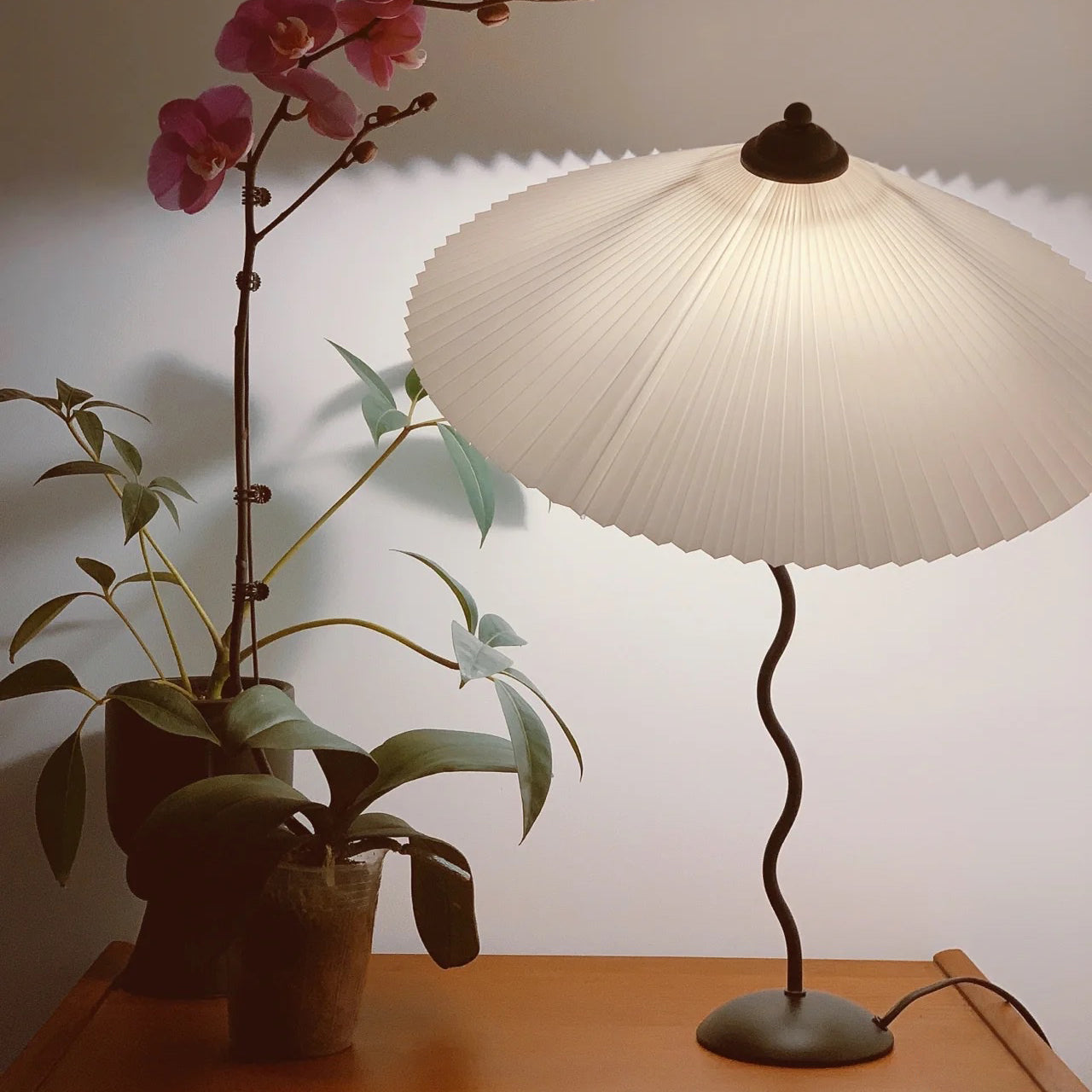 Pleated Wave Lamp