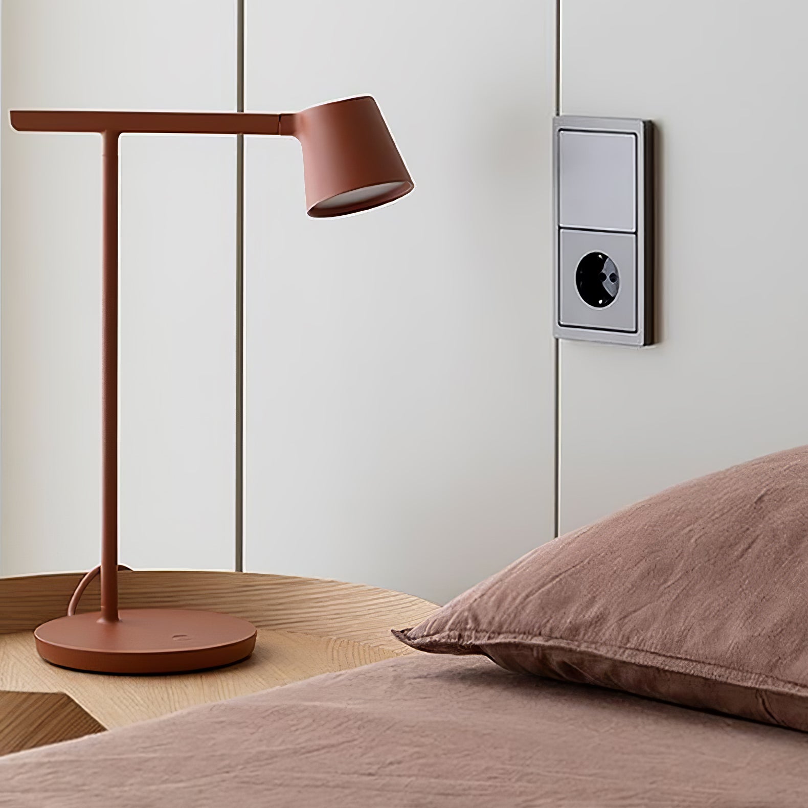 Angled Glow Lamp