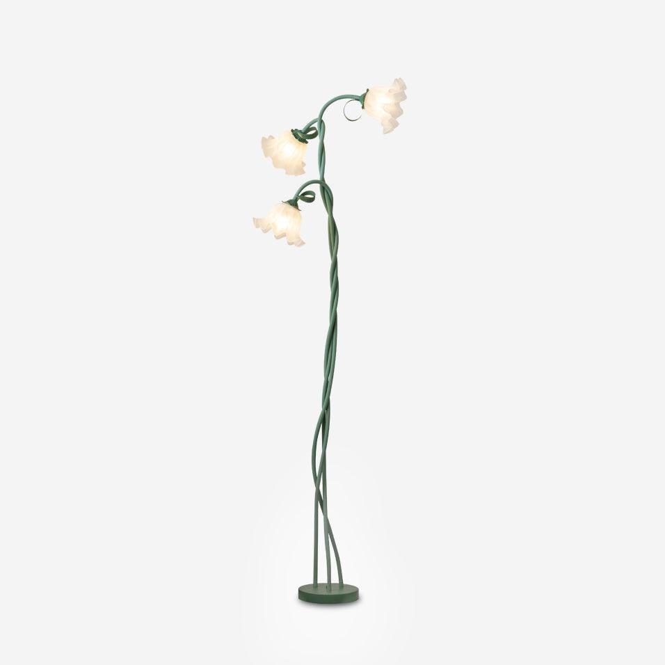 Elegant Calla Lily Inspired Floor Lamp with Sculptural Design