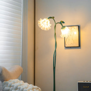 Elegant Calla Lily Inspired Floor Lamp with Sculptural Design