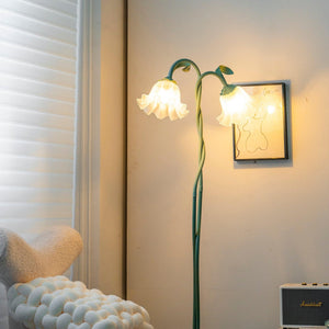 Elegant Calla Lily Inspired Floor Lamp with Sculptural Design