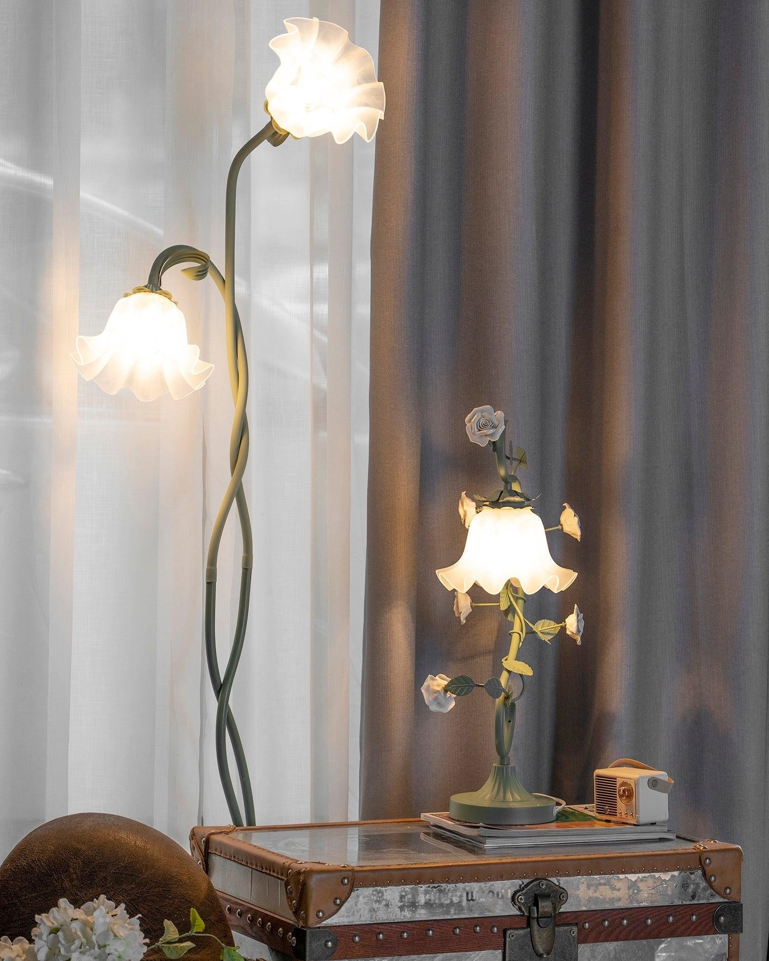 Elegant Calla Lily Inspired Floor Lamp with Sculptural Design